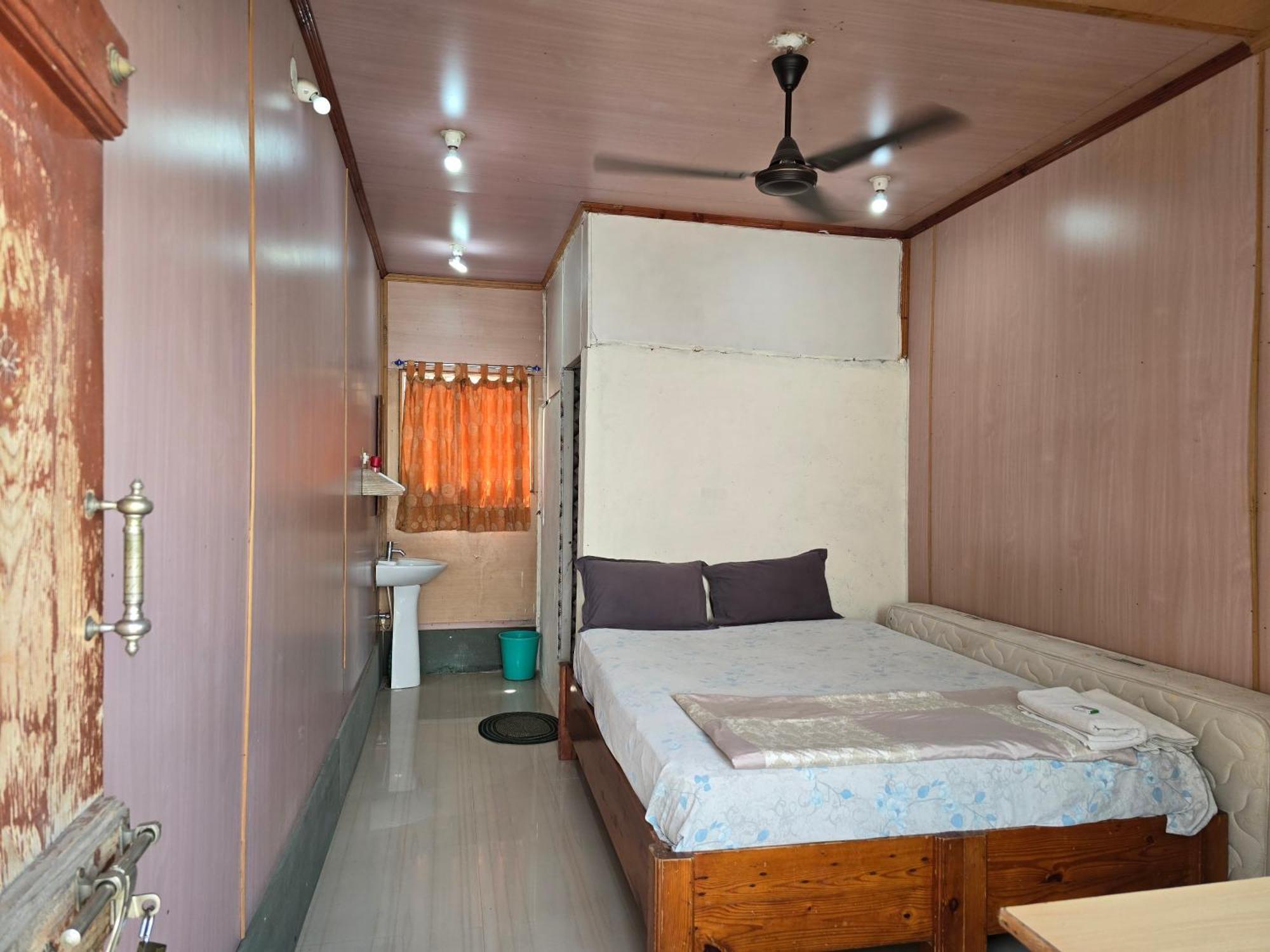 Lakshmi Heritage Tourist Home Hampi Exterior photo