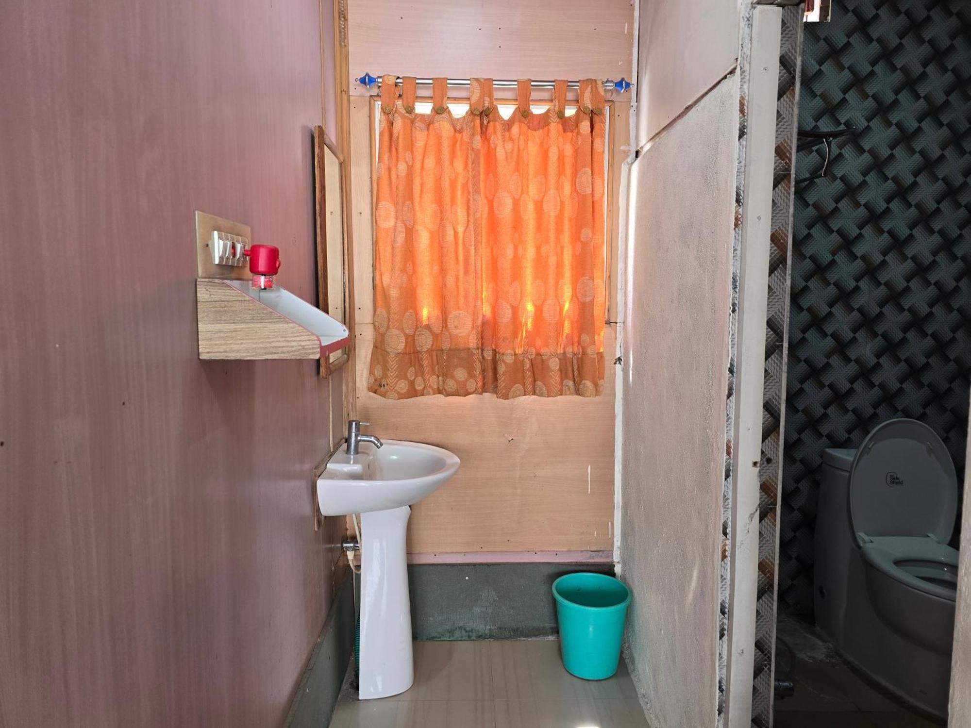 Lakshmi Heritage Tourist Home Hampi Room photo